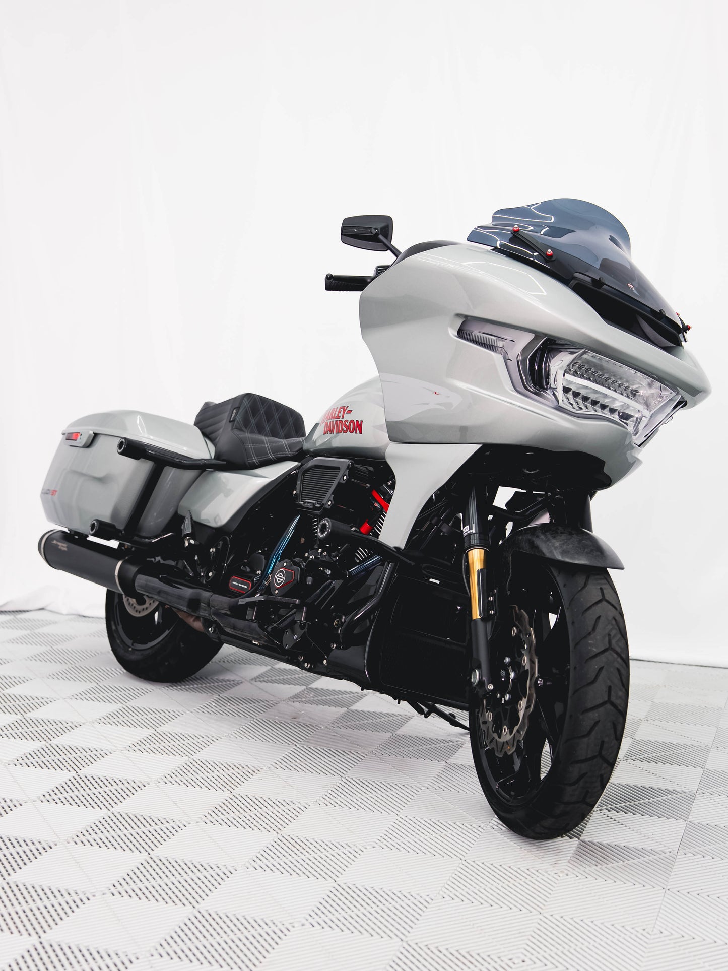 2025 CVO ST SE 135" FULL OHLINS