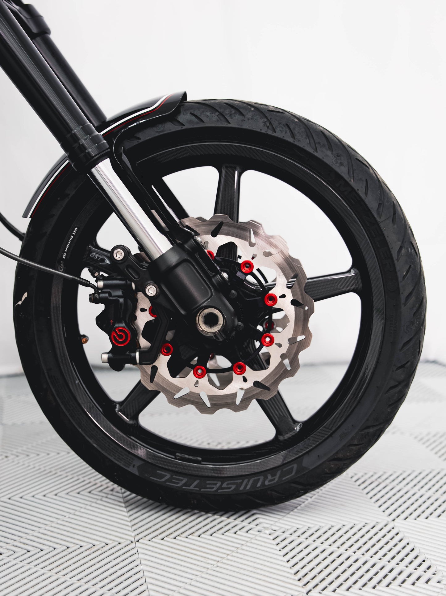 2019 FXDR 182HP/164TQ CARBON WHEELS