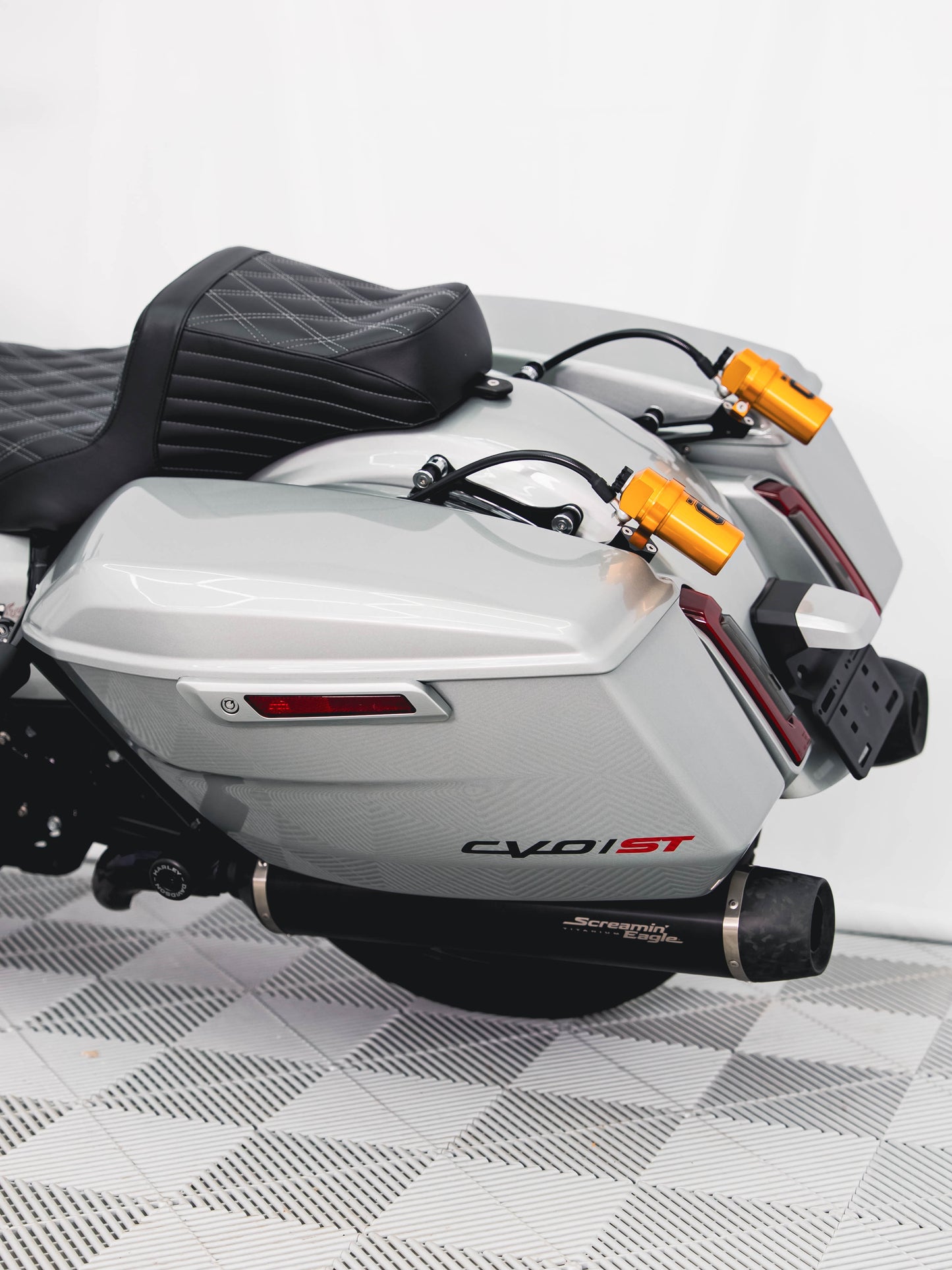 2025 CVO ST SE 135" FULL OHLINS