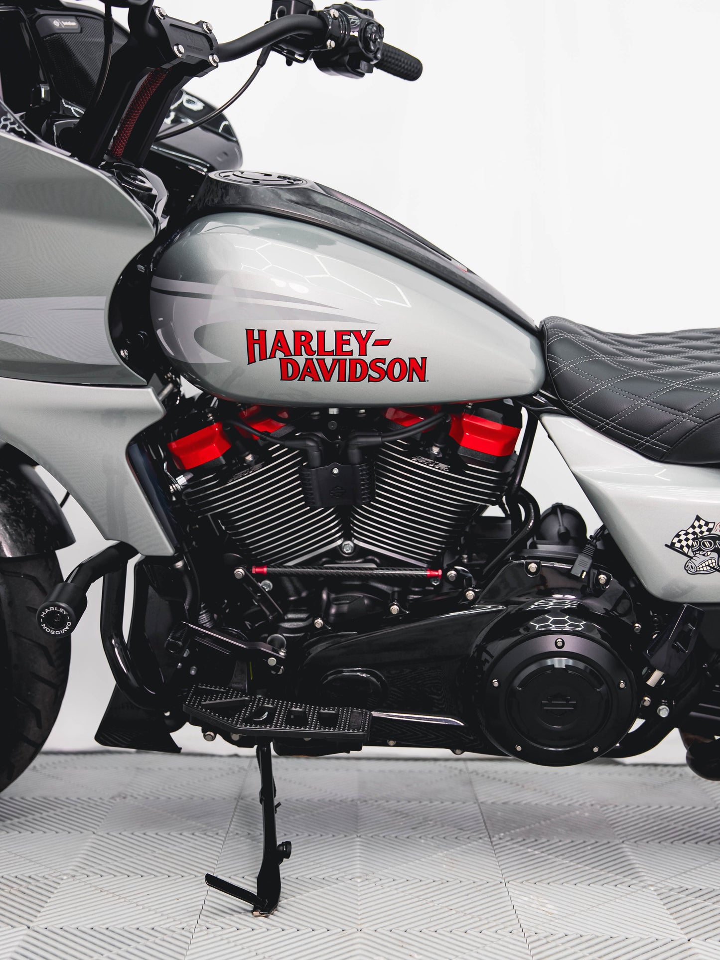 2025 CVO ST SE 135" FULL OHLINS