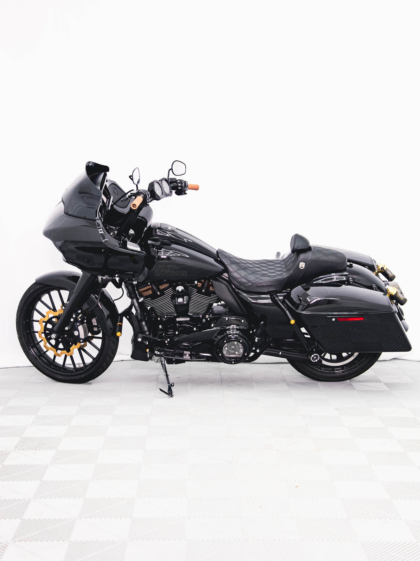 2022 ROAD GLIDE ST 2k MILES