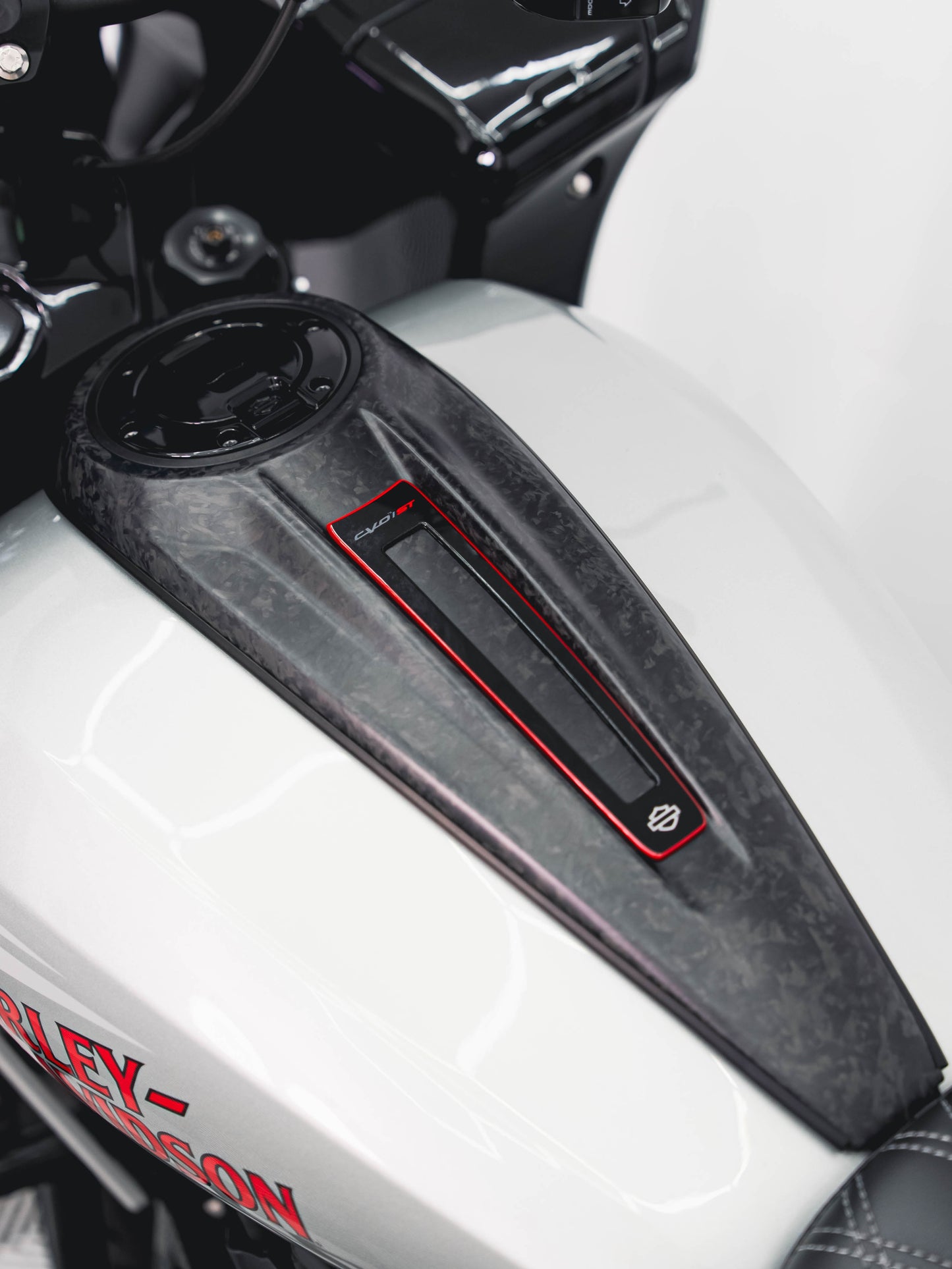 2025 CVO ST SE 135" FULL OHLINS
