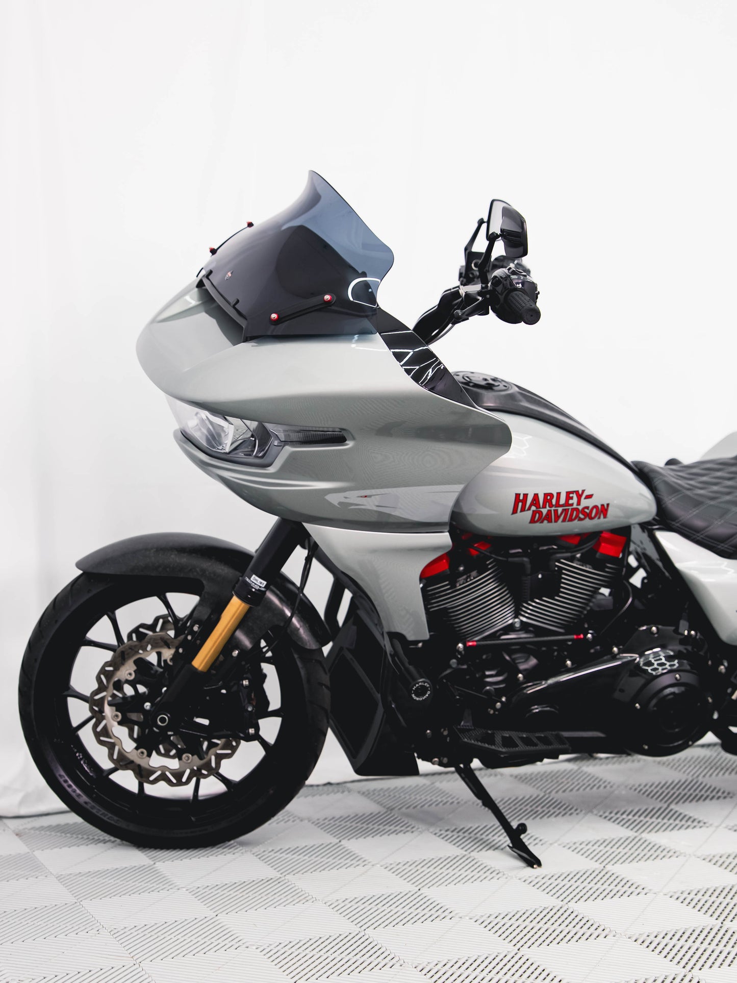 2025 CVO ST SE 135" FULL OHLINS
