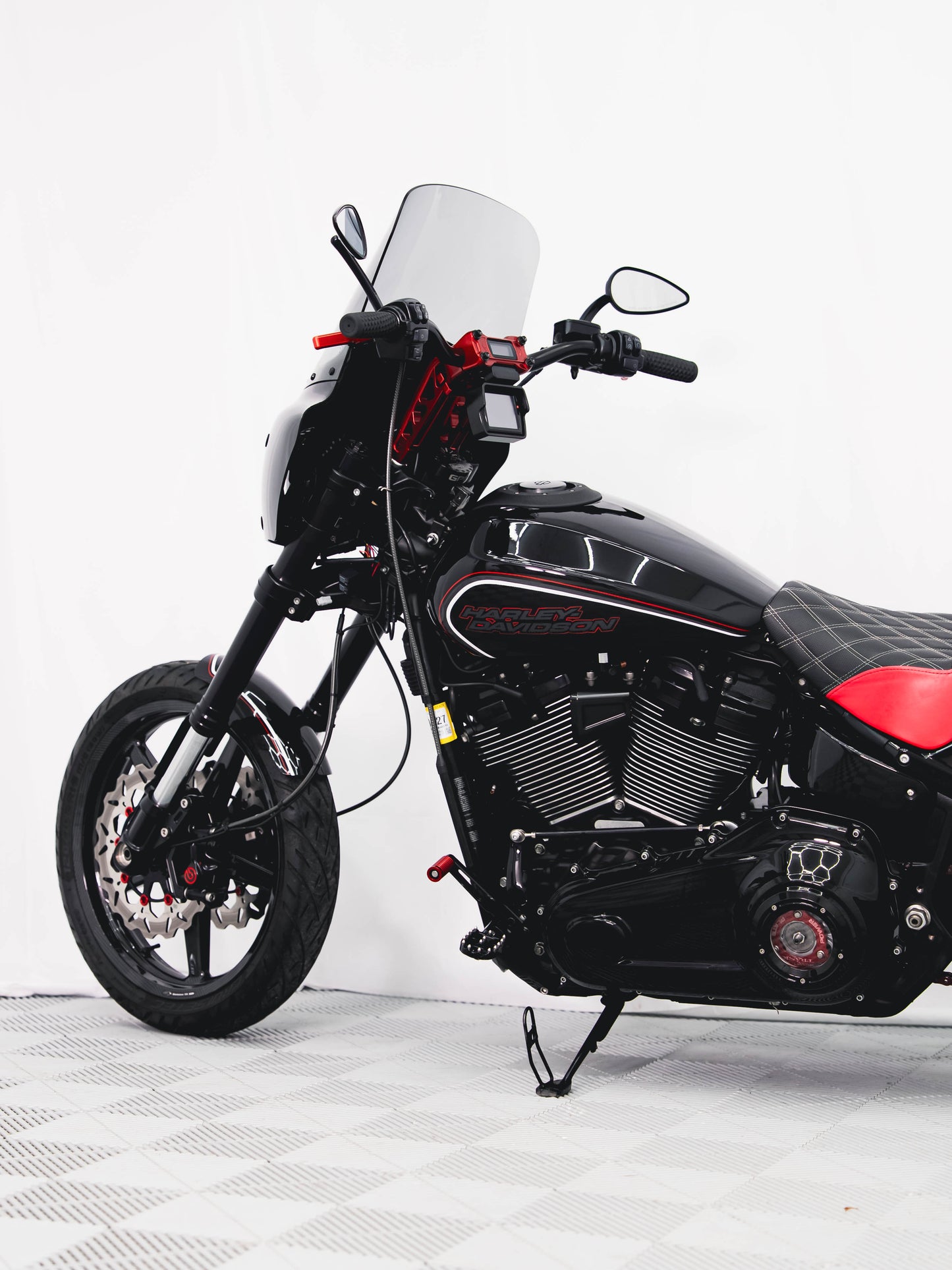 2019 FXDR 182HP/164TQ CARBON WHEELS