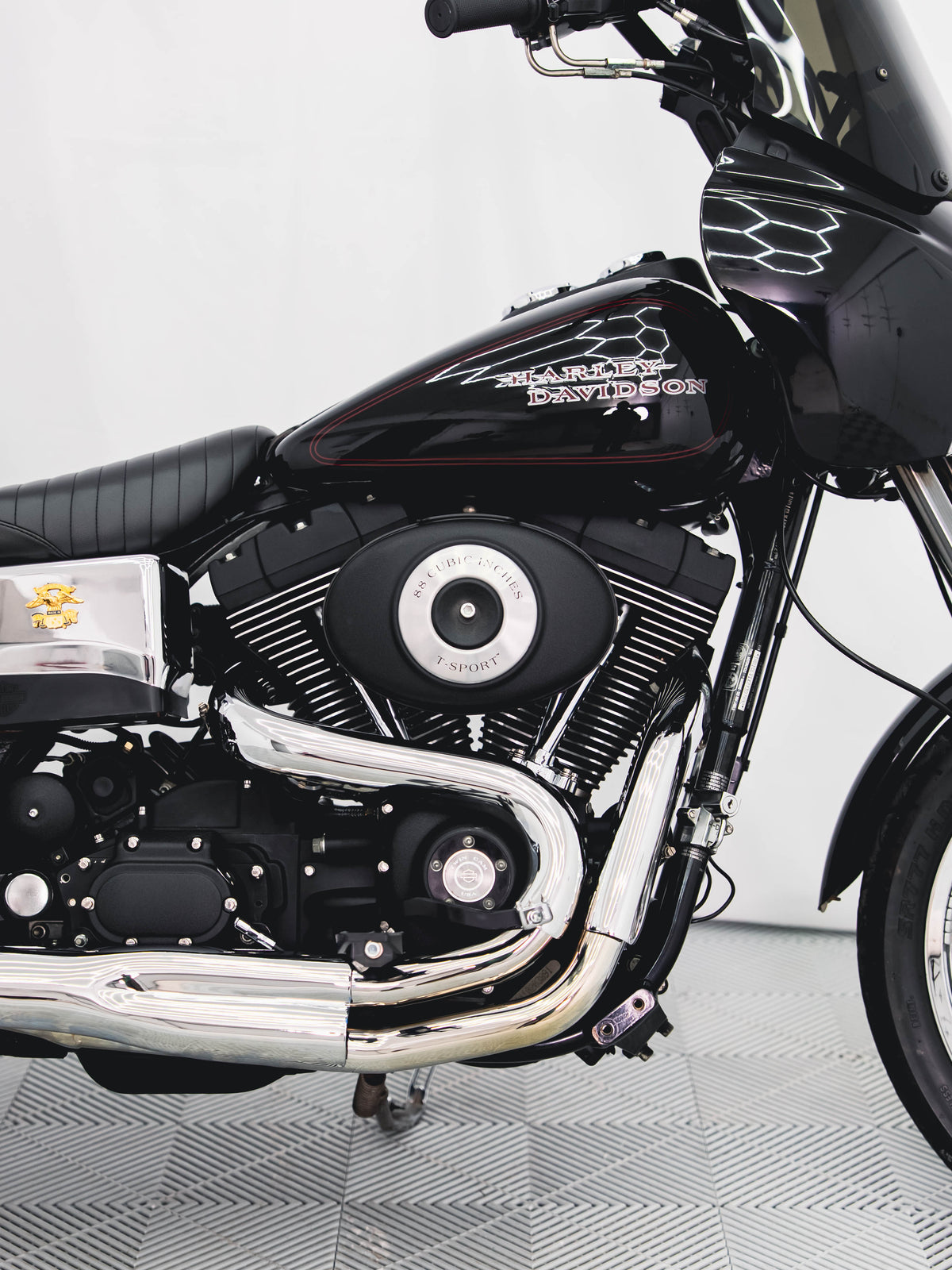 2002 FXDXT