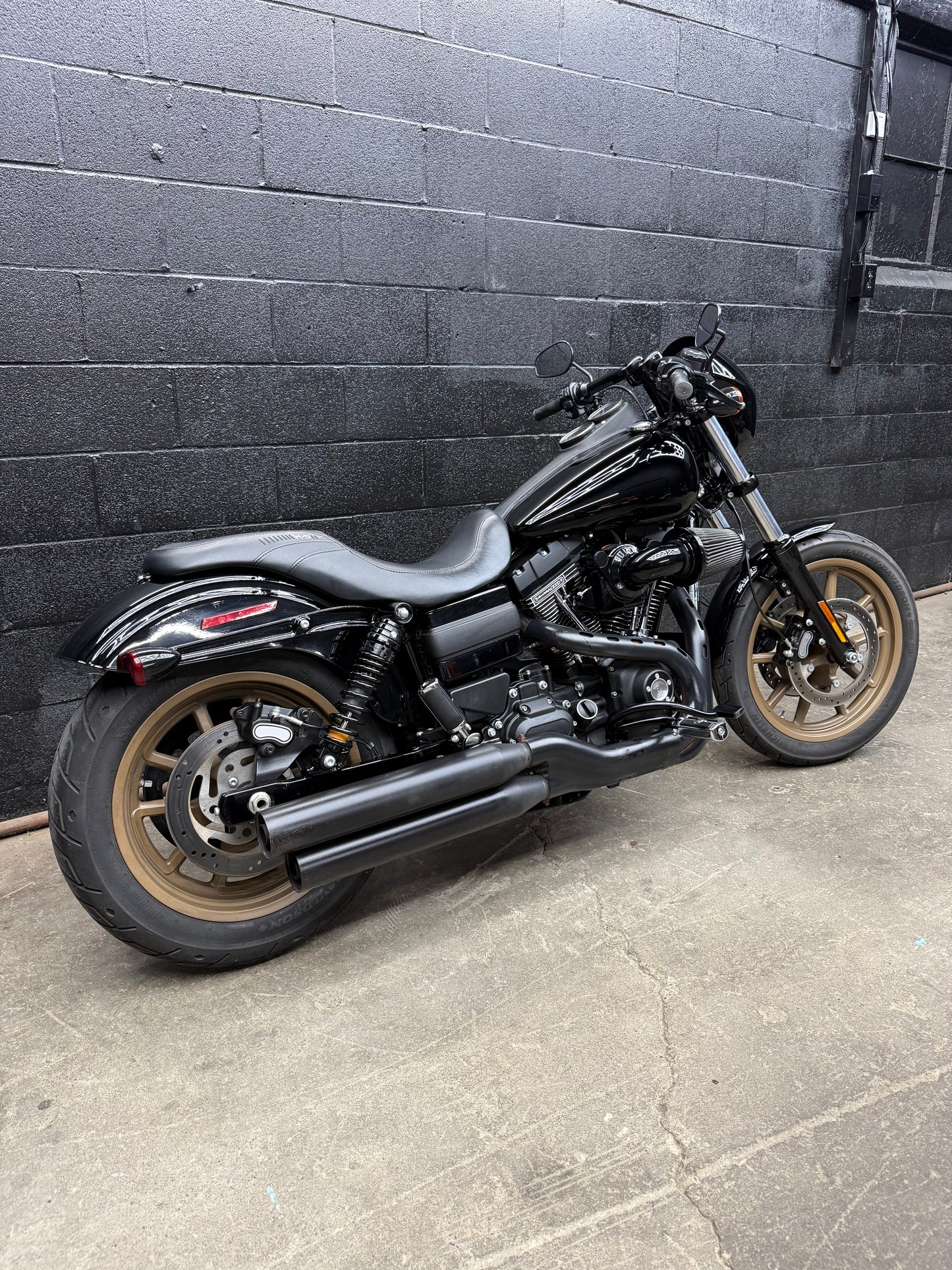 2017 FXDLS