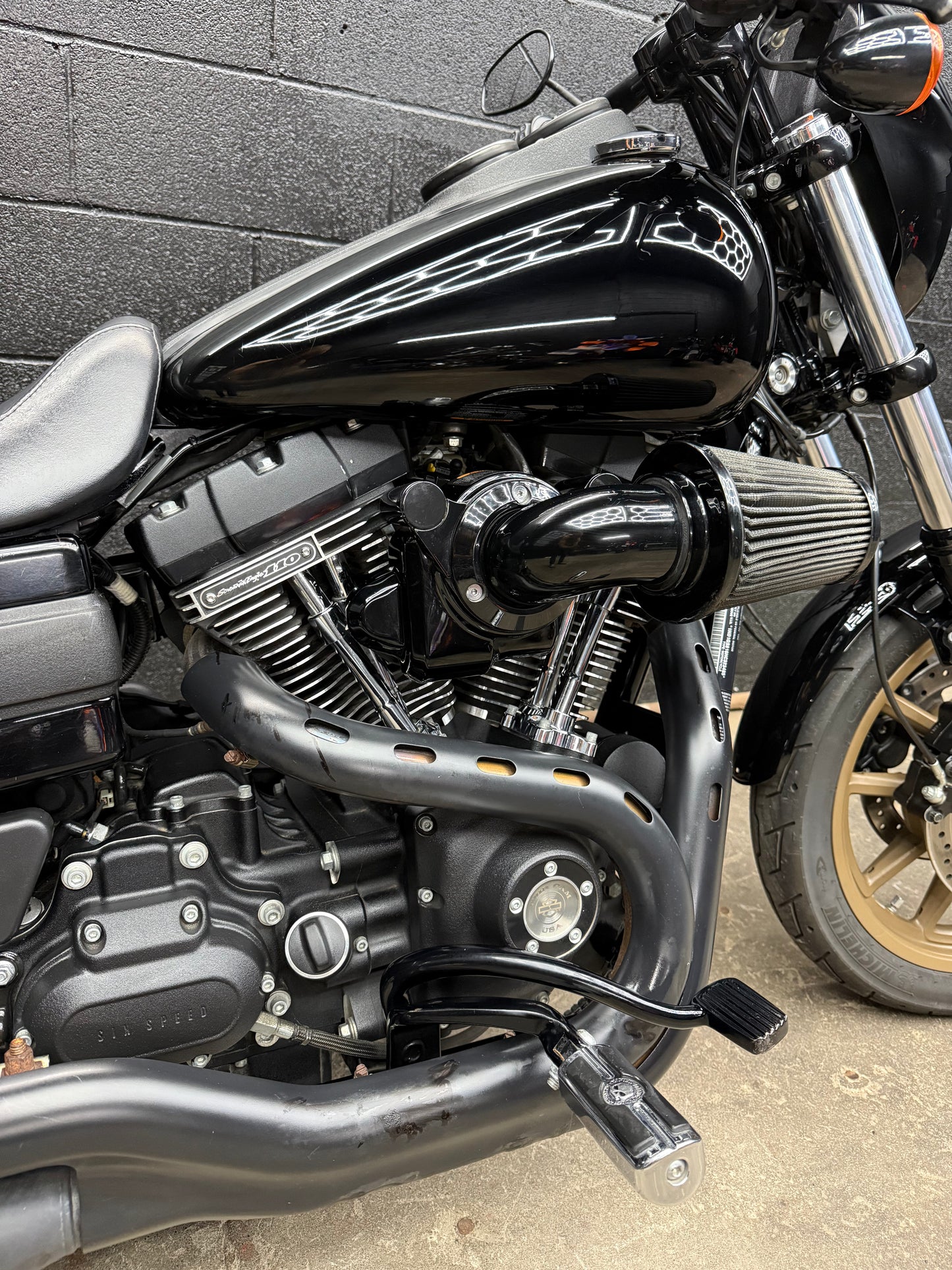 2017 FXDLS