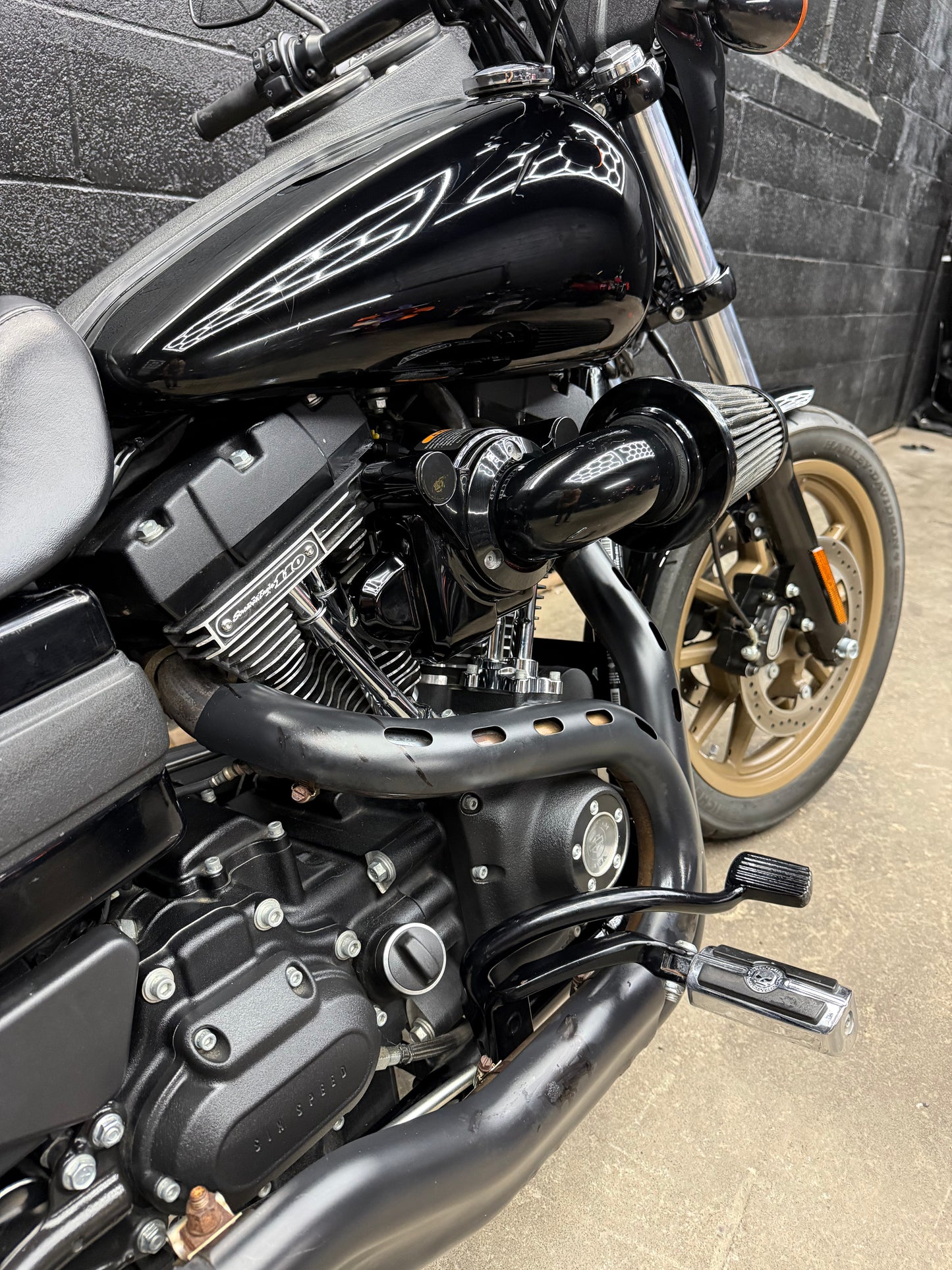 2017 FXDLS