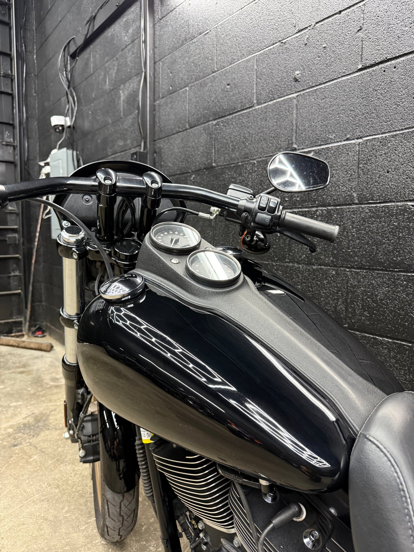 2017 FXDLS
