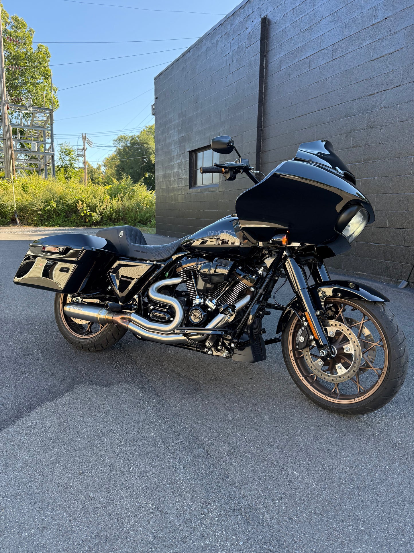 2023 ROAD GLIDE ST 2K MILES!