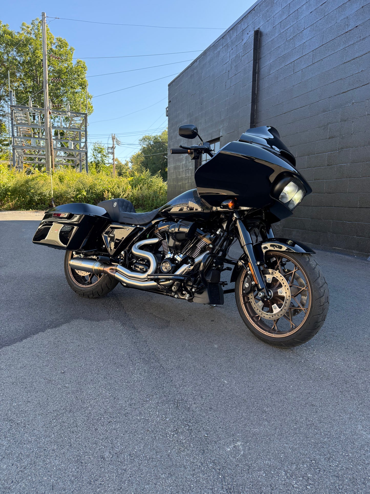 2023 ROAD GLIDE ST 2K MILES!