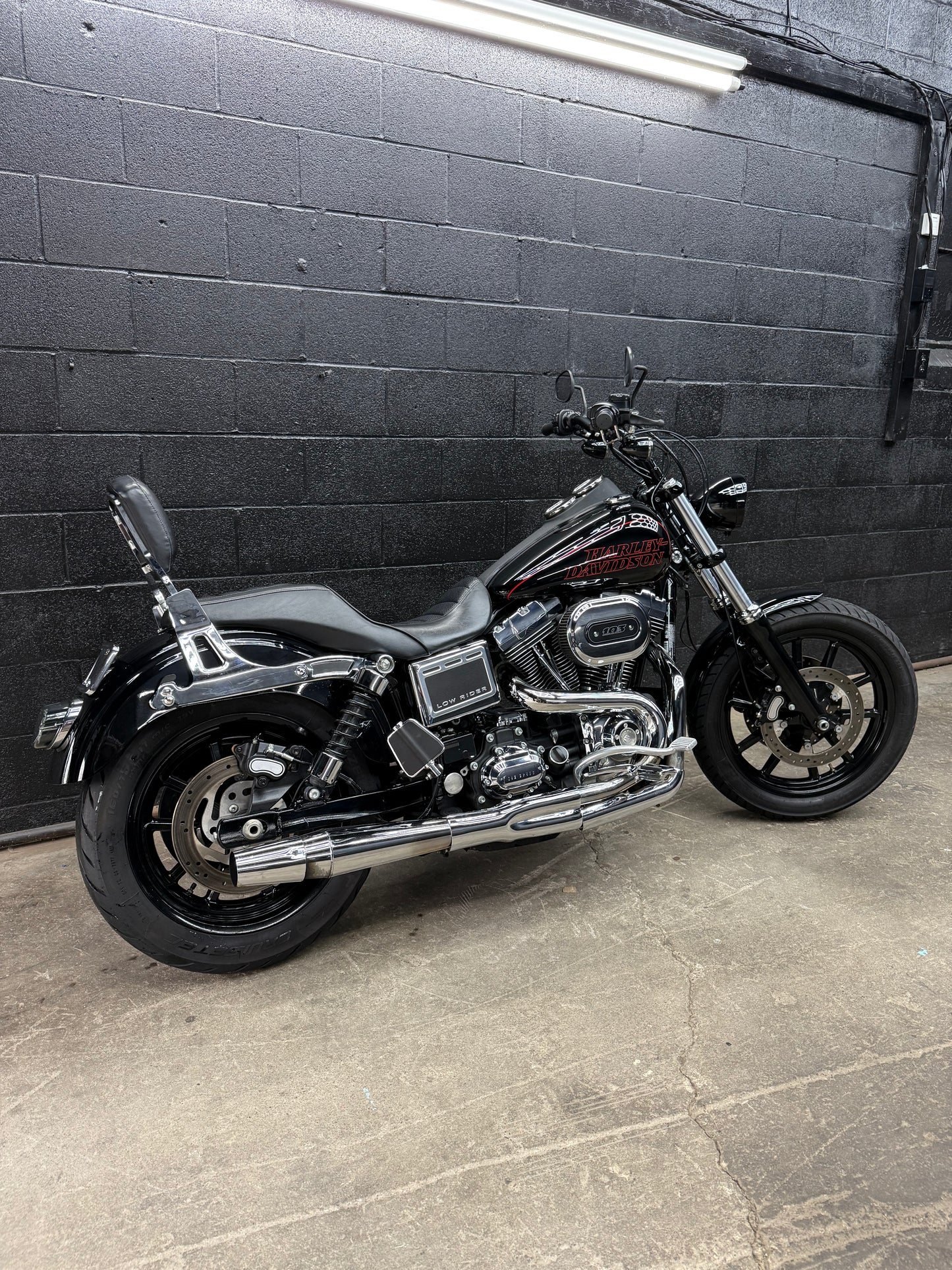 2016 FXDL