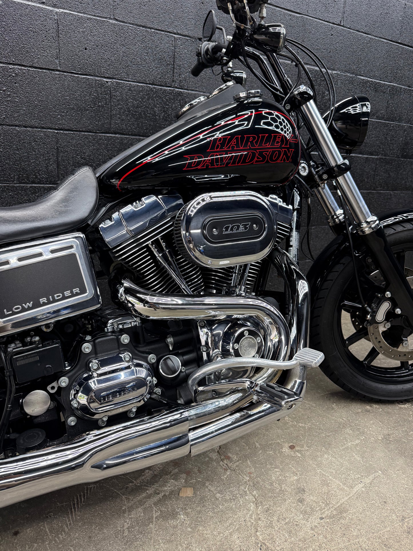 2016 FXDL