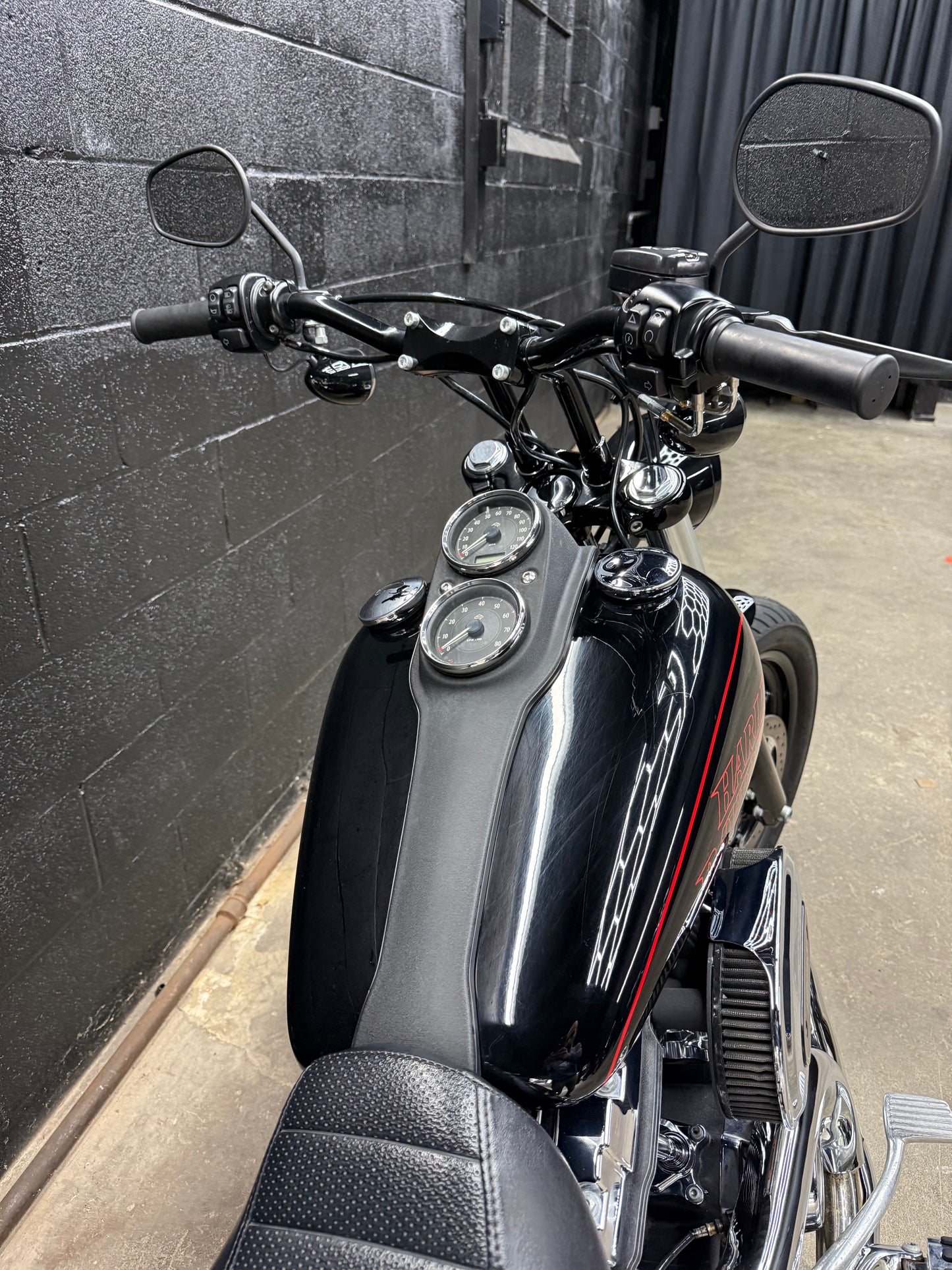 2016 FXDL
