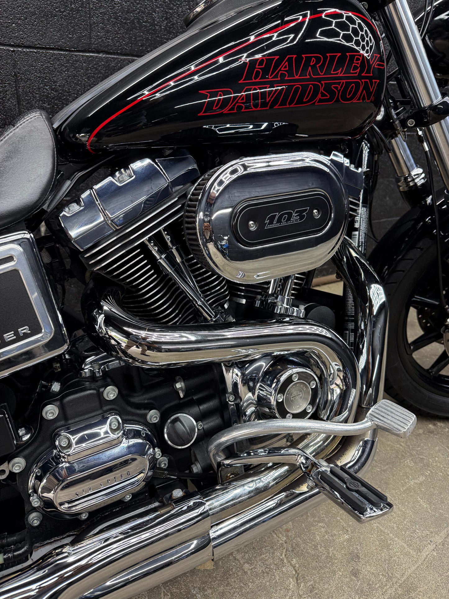 2016 FXDL