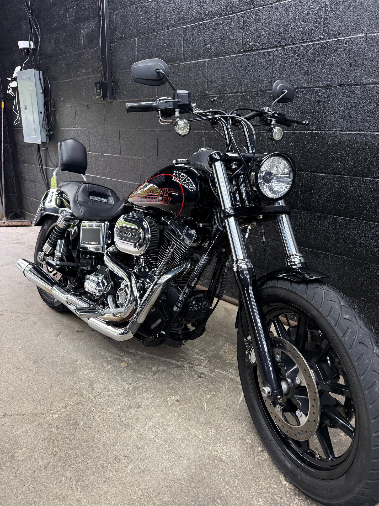 2016 FXDL