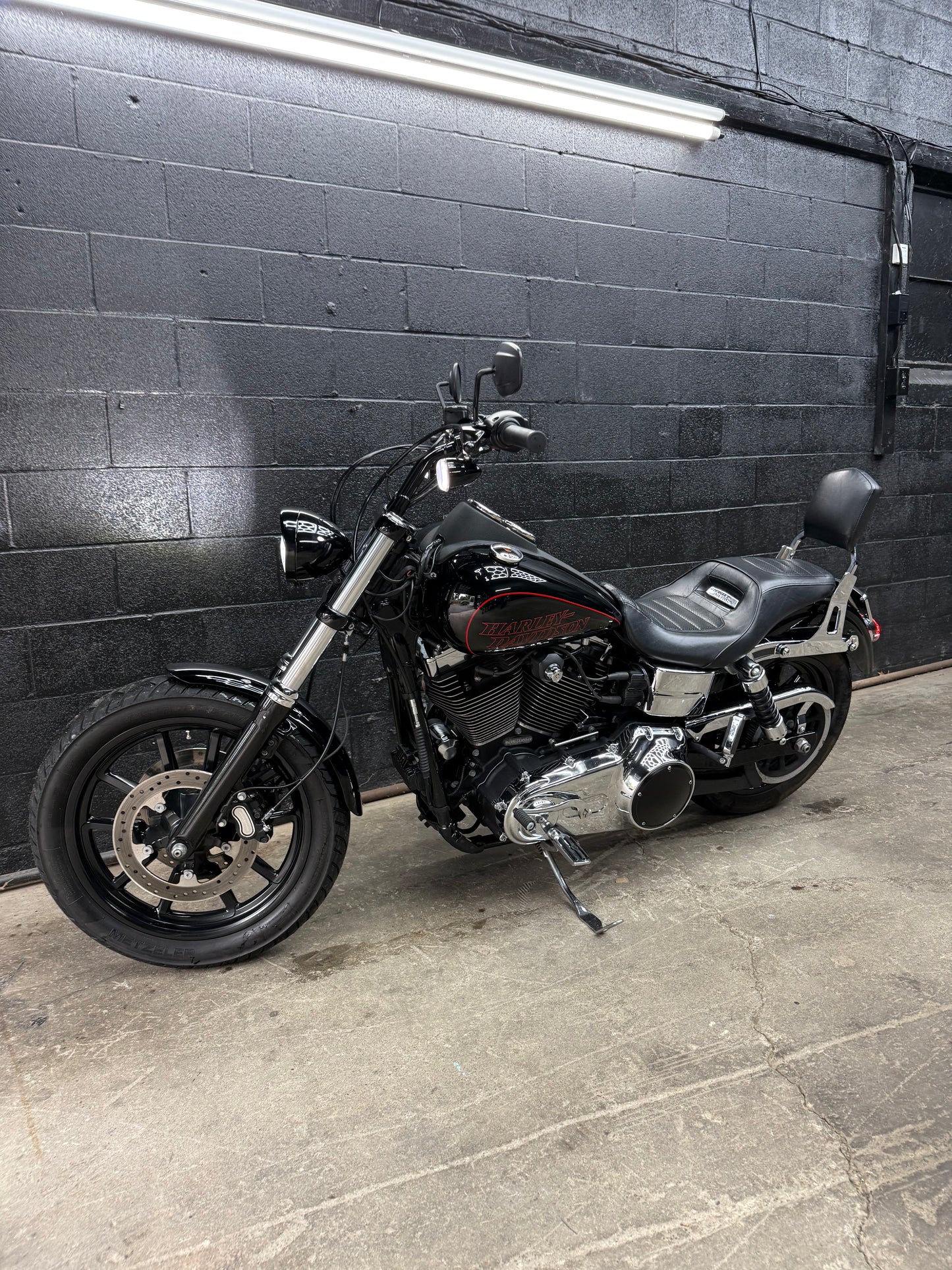 2016 FXDL