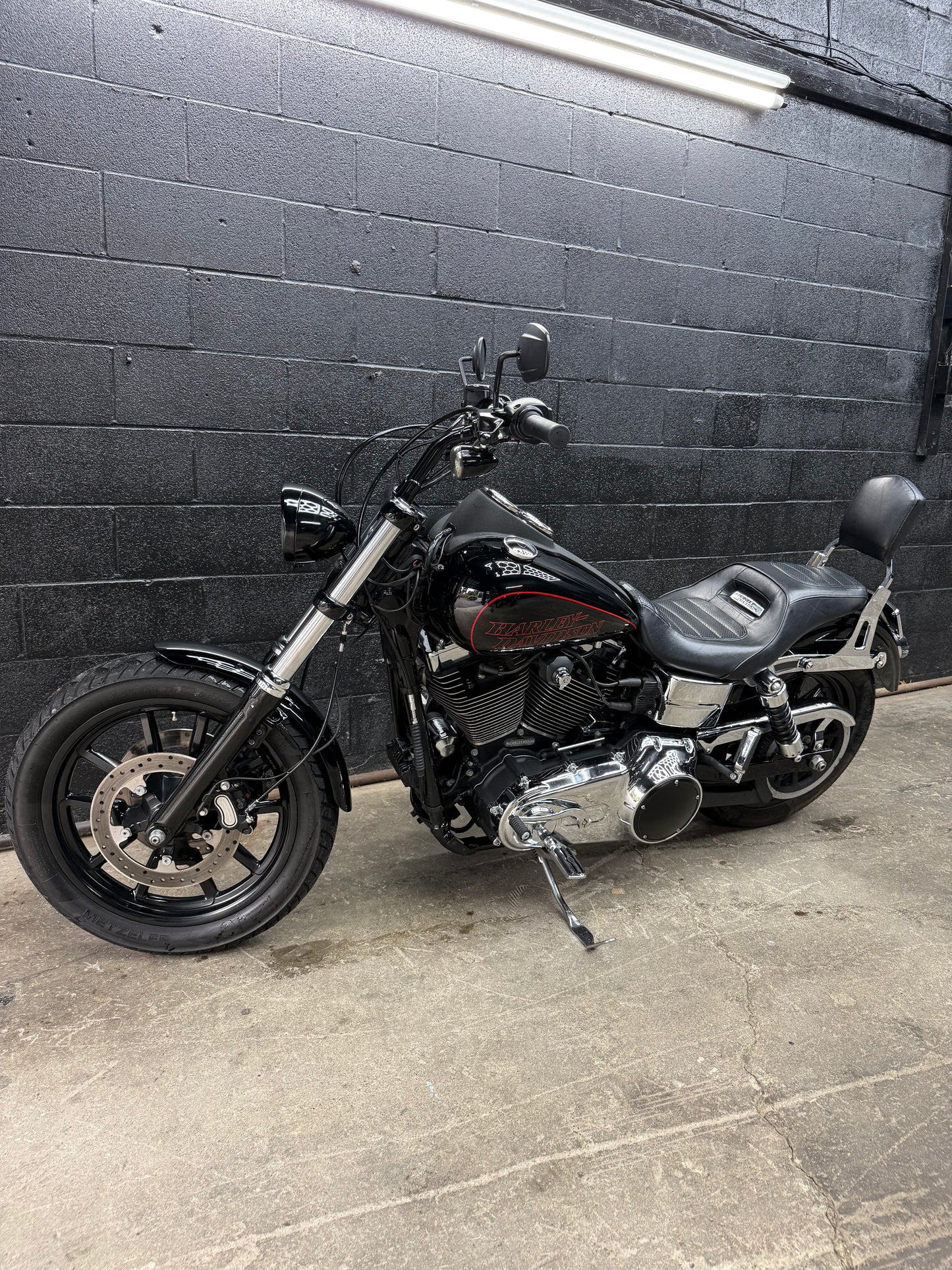 2016 FXDL