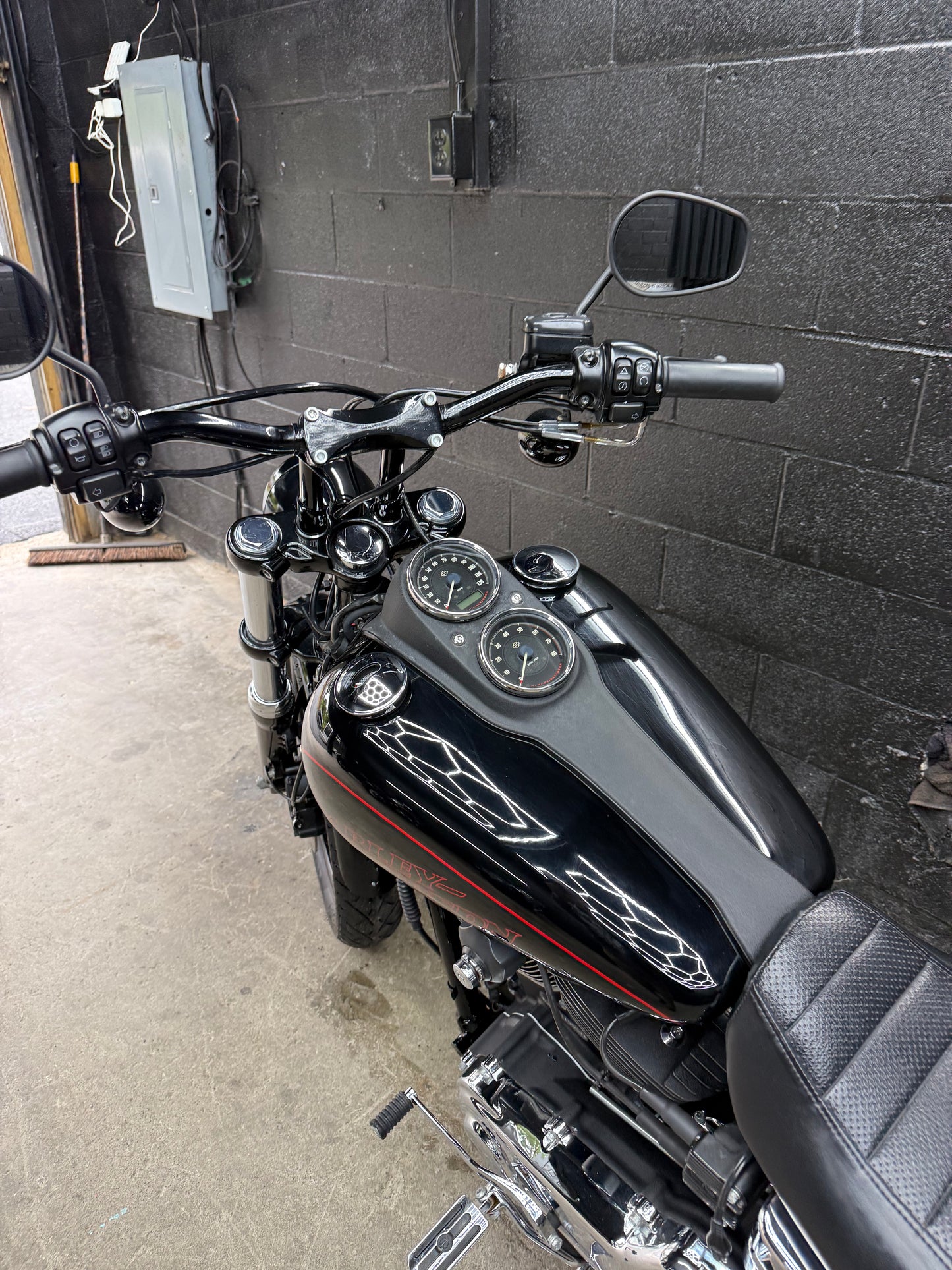 2016 FXDL