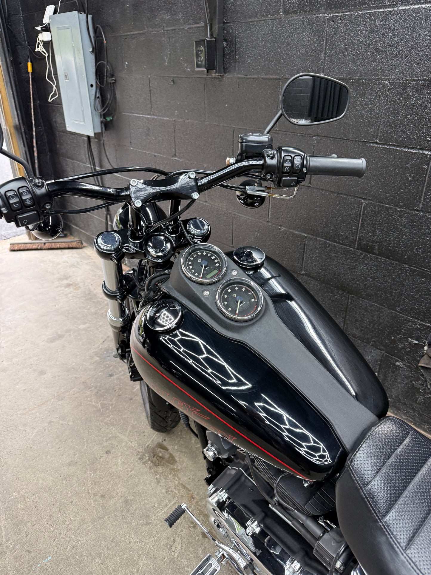 2016 FXDL