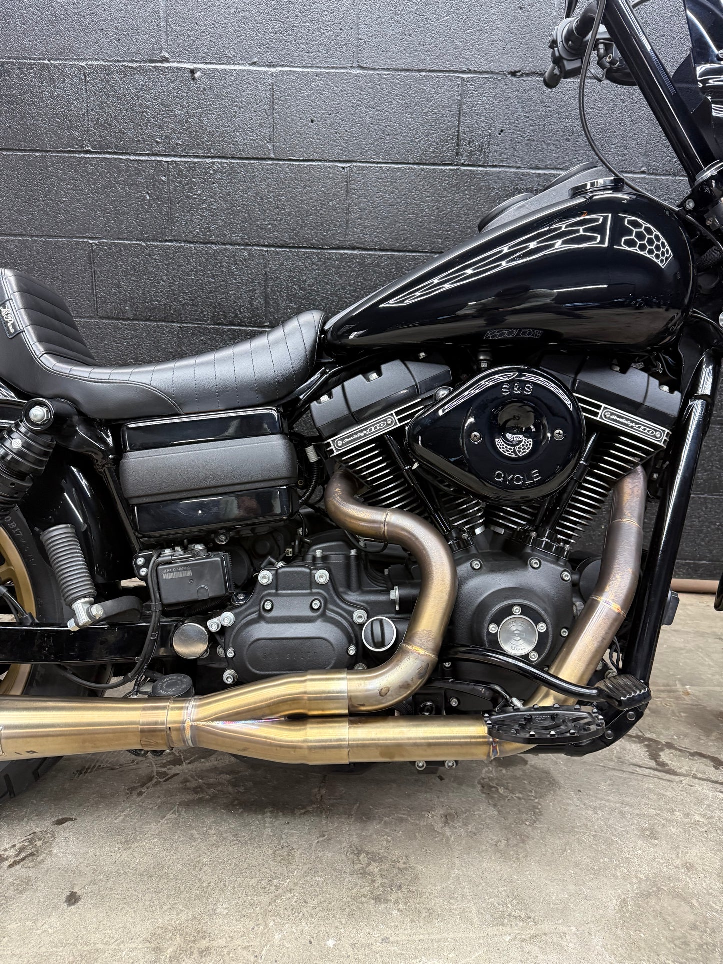 2017 FXDLS 4k MILES! MOONSHINE BUILT