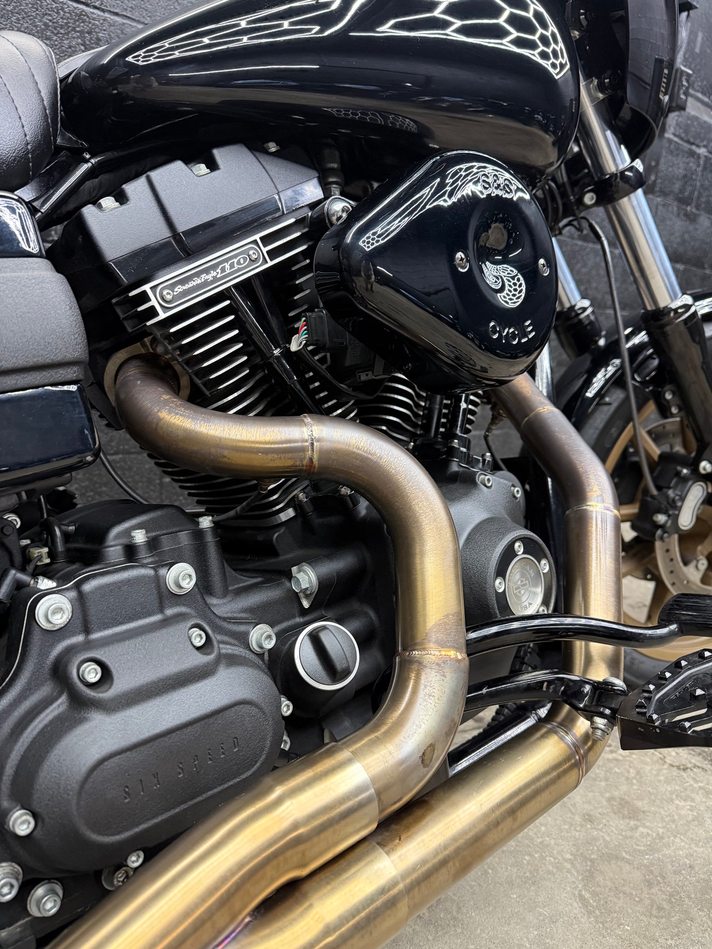 2017 FXDLS 4k MILES! MOONSHINE BUILT