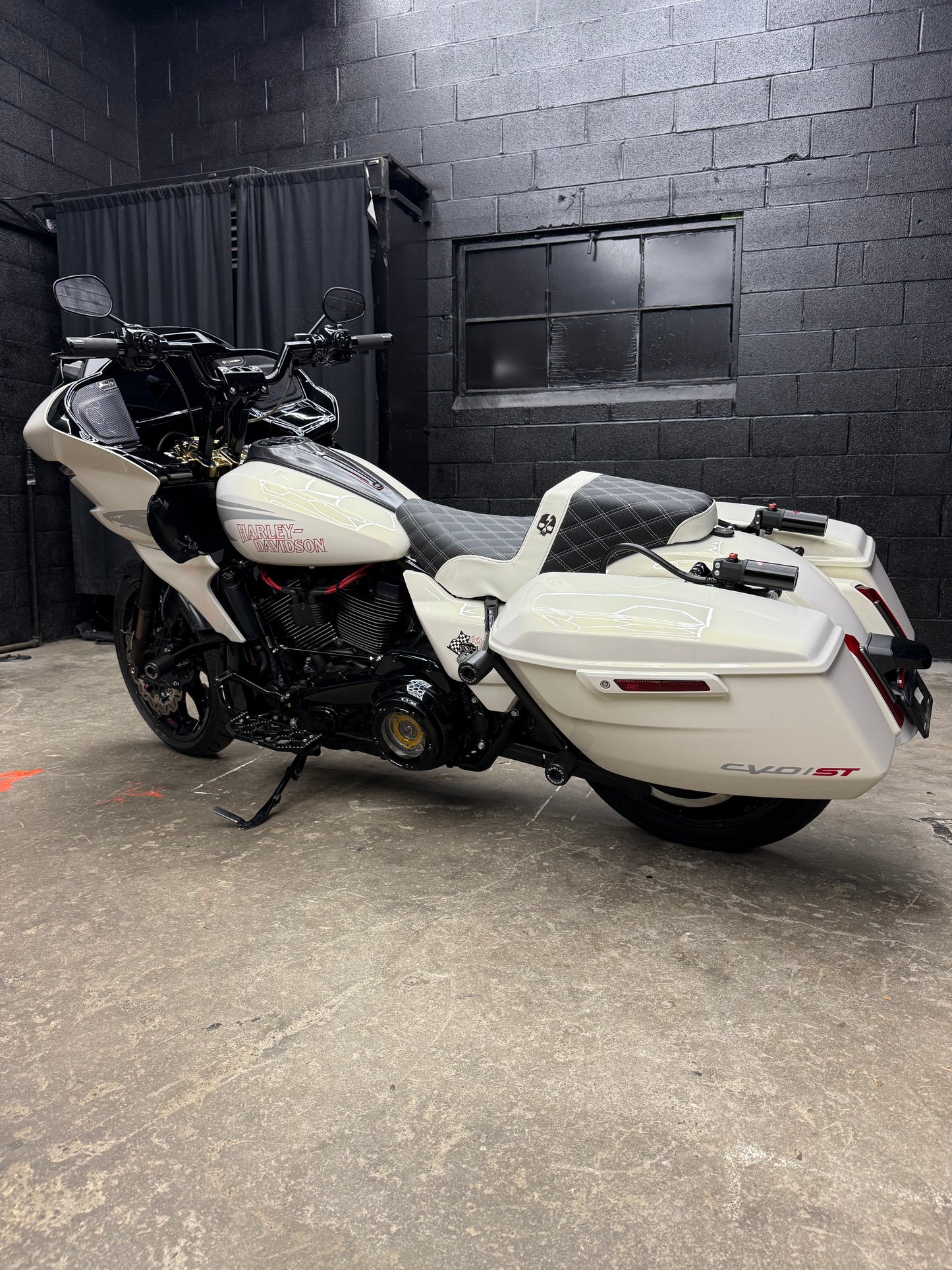 2024 CVO 135" 140HP/160TQ