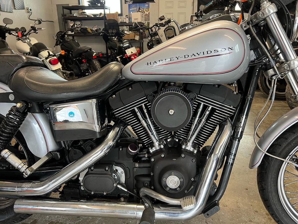 2002 FXDX