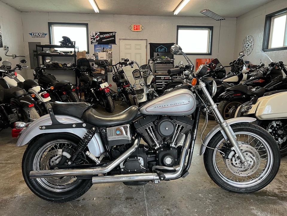 2002 FXDX