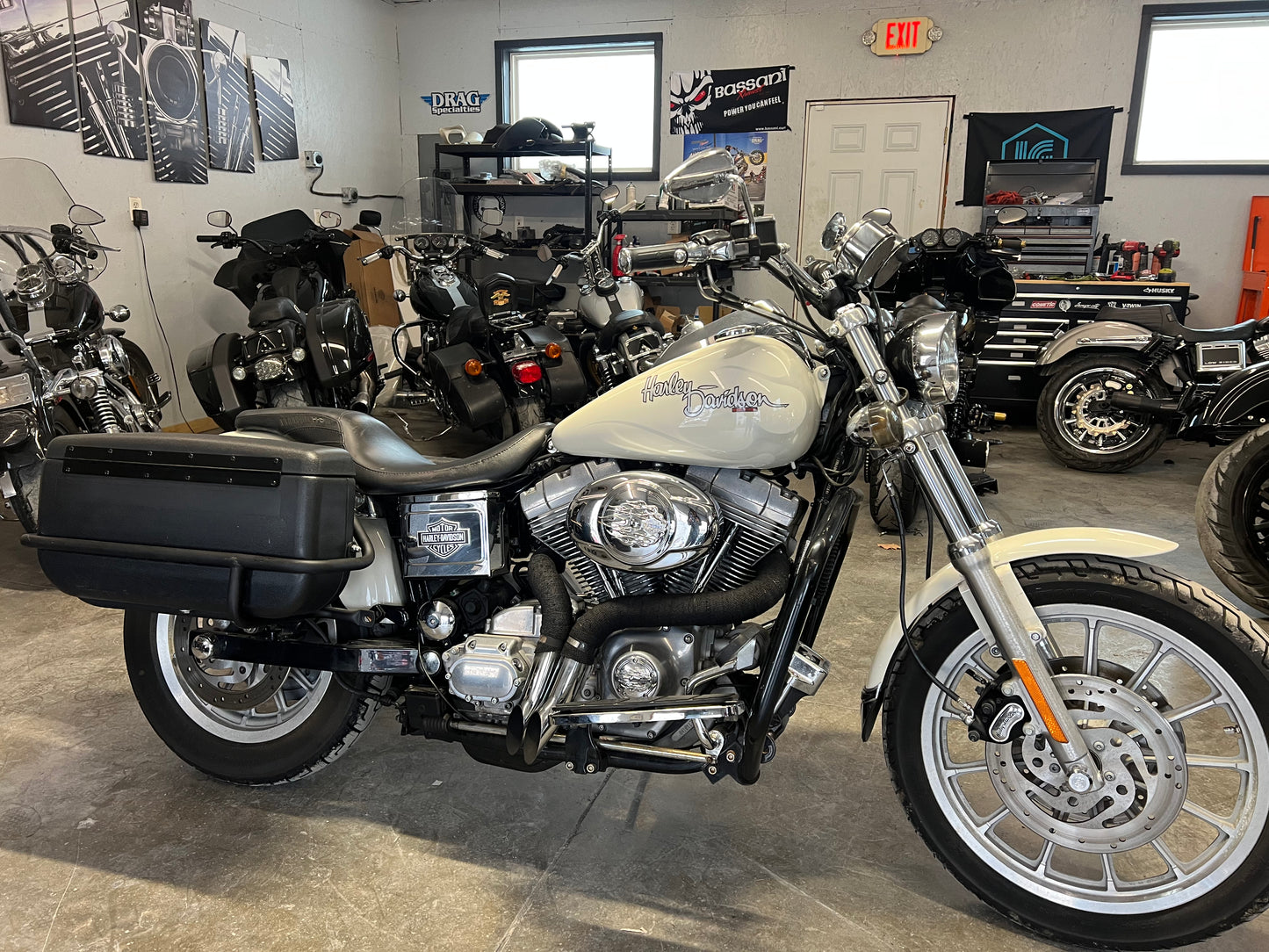 2001 FXDP