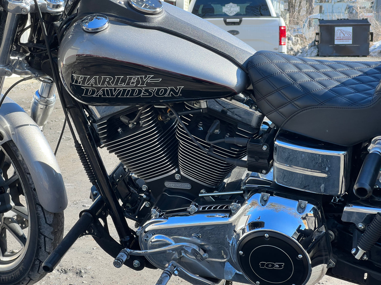 2017 FXDL
